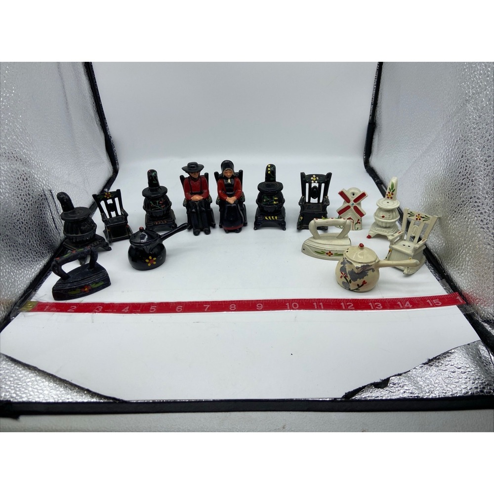 Vtg Cast Iron Miniature Salt Pepper Shaker Amish Figures Farmhouse Cottagecore
